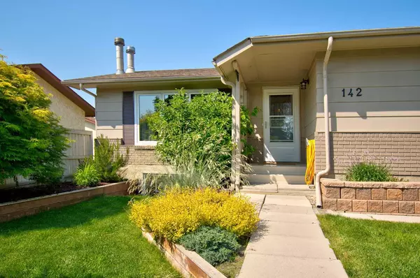 Calgary, AB T2X 1B6,142 Midcrest CRES SE