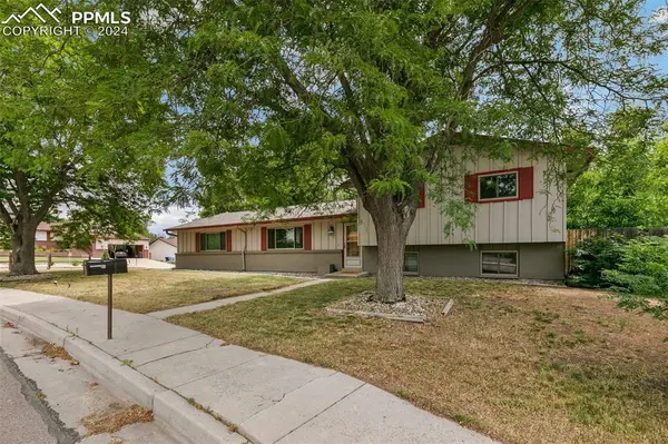 5439 Saddle Horn AVE, Colorado Springs, CO 80915