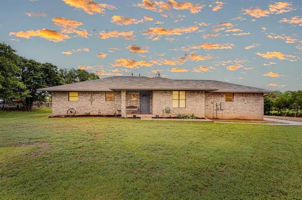 1304 Carr Street, Hillsboro, TX 76645