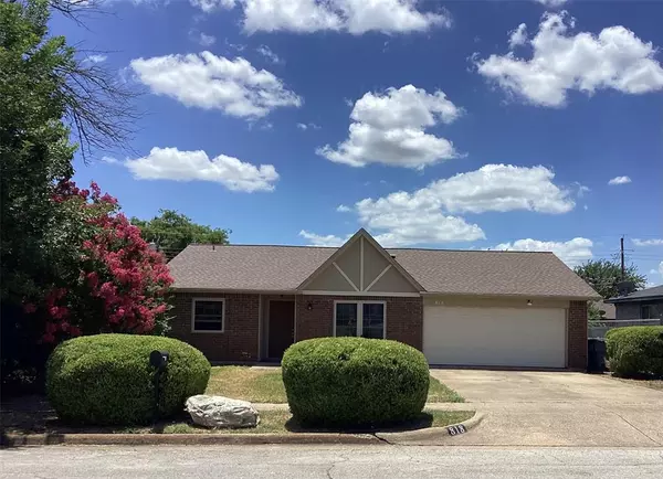 818 Brookhaven Drive, Lancaster, TX 75134