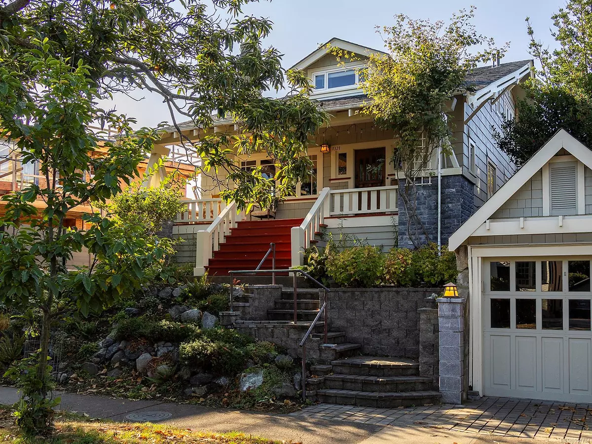 Victoria, BC V8S 1A4,1321 Point St