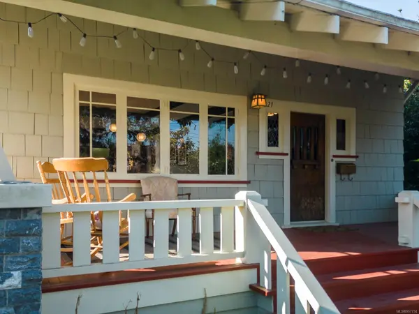 Victoria, BC V8S 1A4,1321 Point St