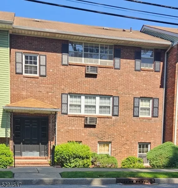 355 Broad St #2C, Clifton City, NJ 07013