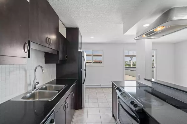 Calgary, AB T3C 0N6,1826 11 AVE SW #302