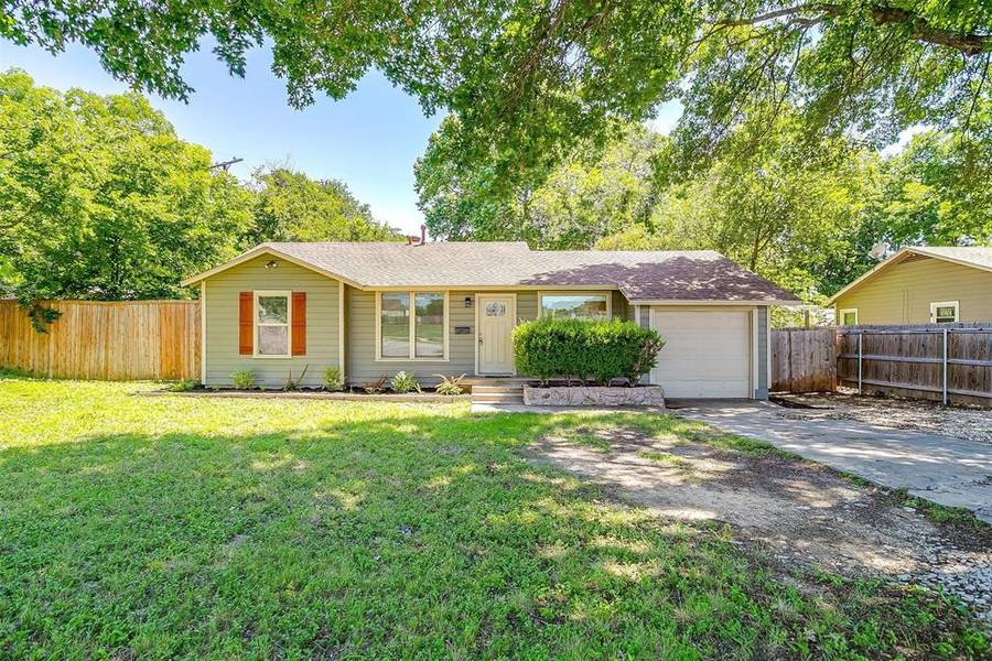 7401 Garza Avenue, Fort Worth, TX 76116