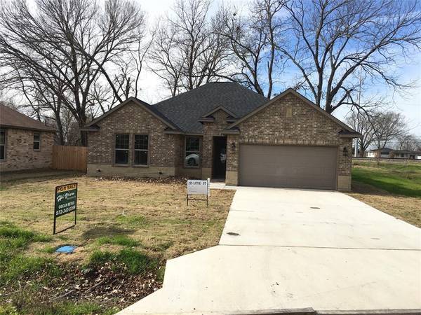 225 Little Street, Wilmer, TX 75172