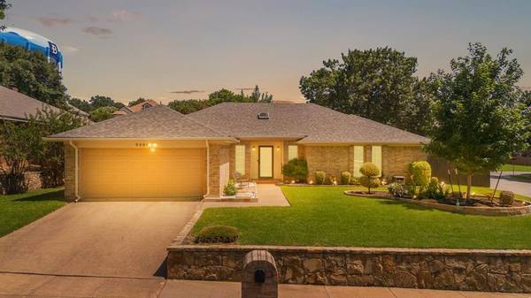 3400 Pembroke Place, Bedford, TX 76021