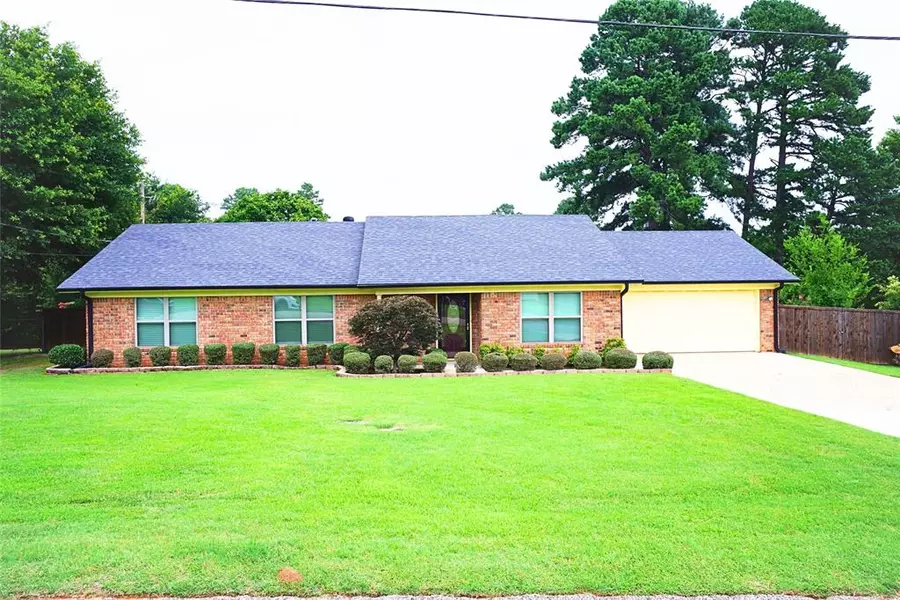 303 Mari Beth Lane, White Oak, TX 75693