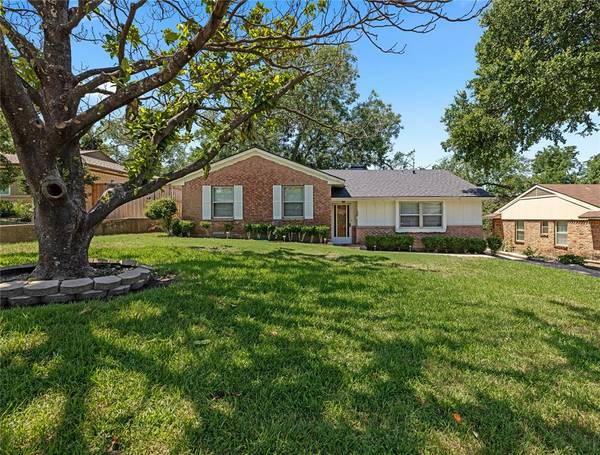 821 Sherwood Drive, Richardson, TX 75080