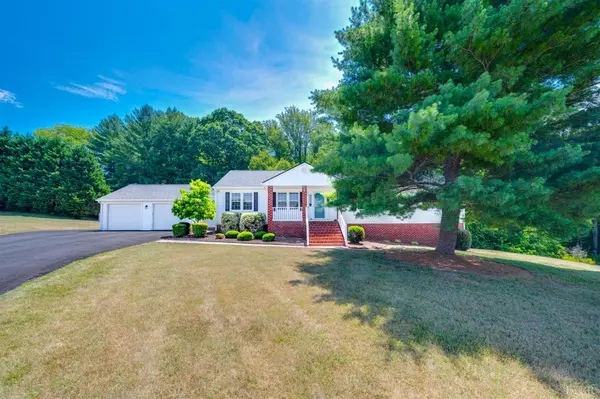 124 Carters Crossing, Forest, VA 24551