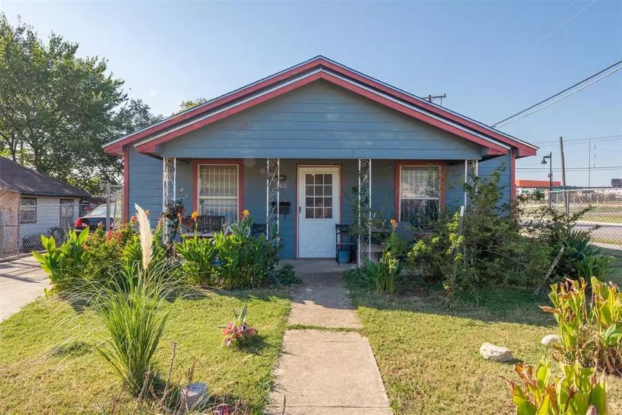 900 Bessie Street, Fort Worth, TX 76104