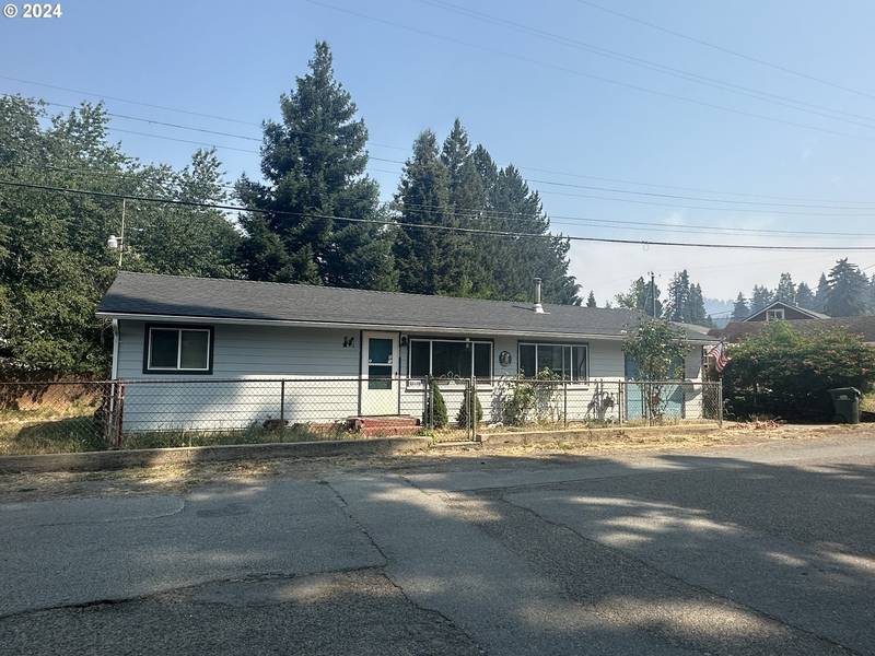 235 N 6TH ST, Glendale, OR 97442