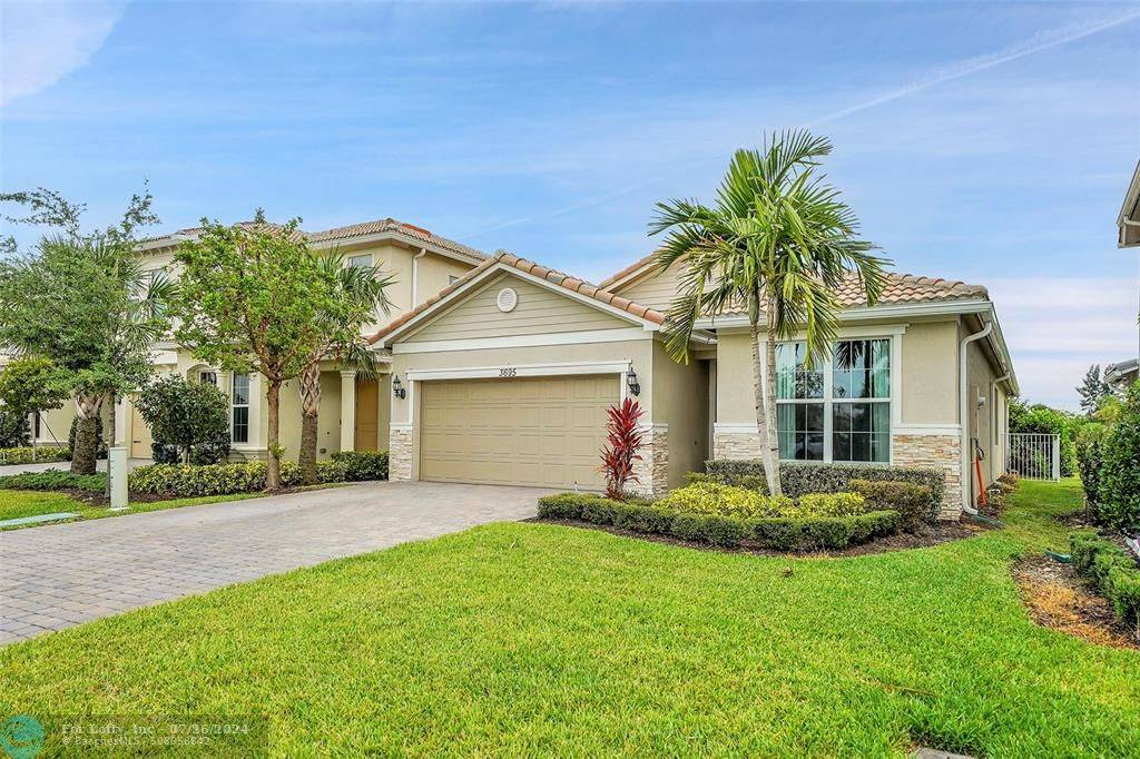 3695 Greenway Dr, Hollywood, FL 33021