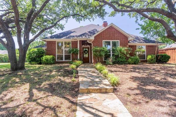 7008 Golden Gate Drive E, Fort Worth, TX 76132