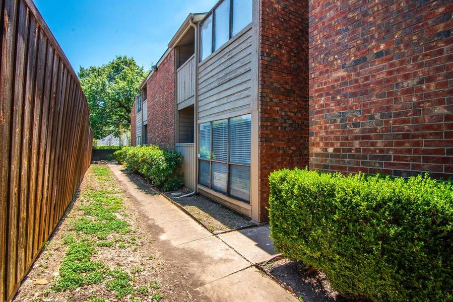 9254 Forest Lane #302, Dallas, TX 75243