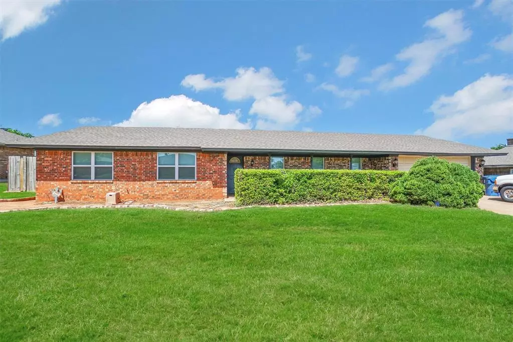 Cordell, OK 73632,202 W Quail Drive