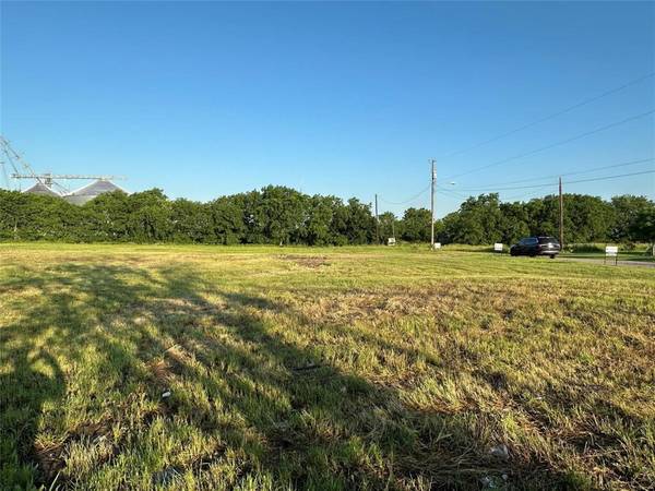 Gunter, TX 75058,521 W Oak Street