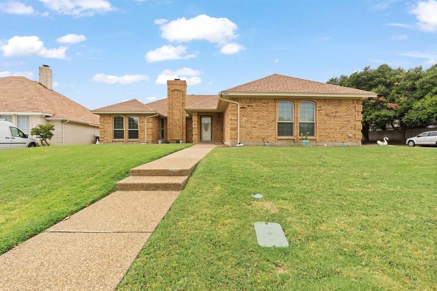 3925 Brookway Drive, Fort Worth, TX 76123