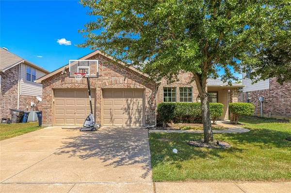 12505 Summerwood Drive,  Burleson,  TX 76028