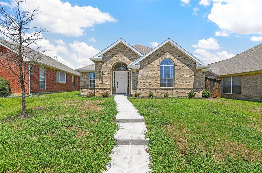 1924 Crawford Drive, Carrollton, TX 75010