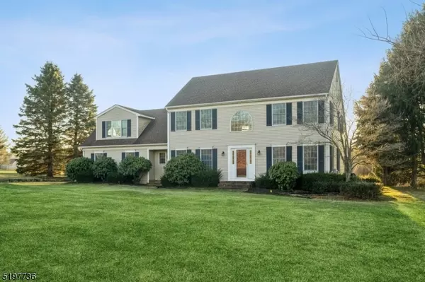 7 Bridle Ln, Washington Twp., NJ 07882