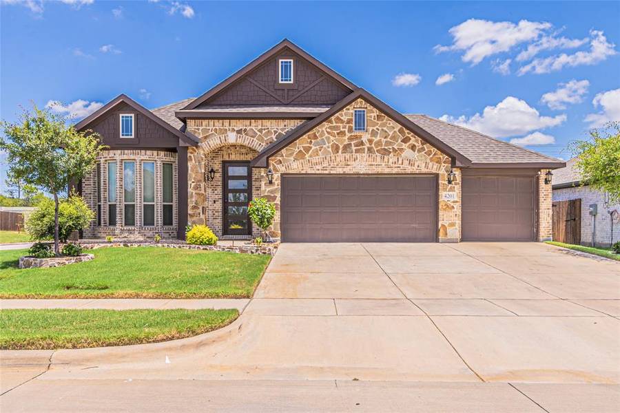 4201 Misty Ridge Street, Mesquite, TX 75181