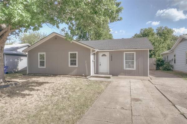 1628 Fagan Drive,  Blue Mound,  TX 76131