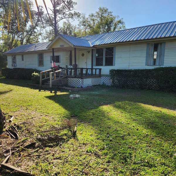 132 J M Griffin Dr, Wewahitchka, FL 32465