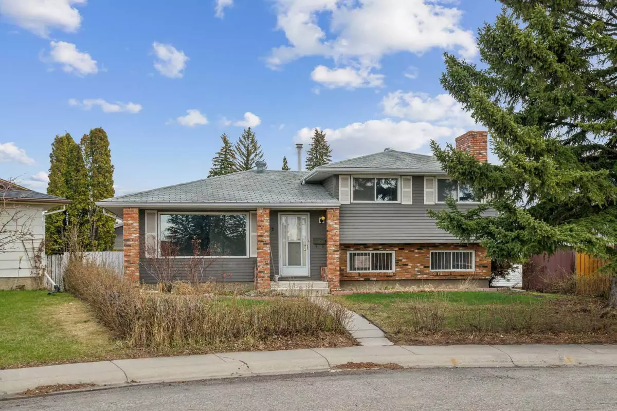 Calgary, AB T2A 4N7,323 Madeira Close NE