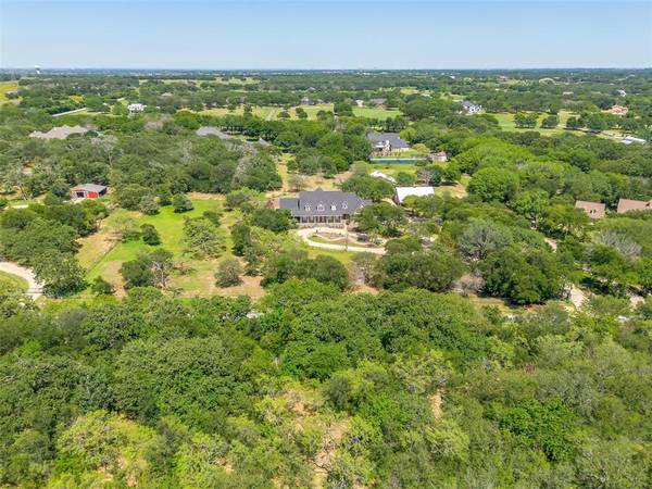 215 Hunter Court,  Bartonville,  TX 76226