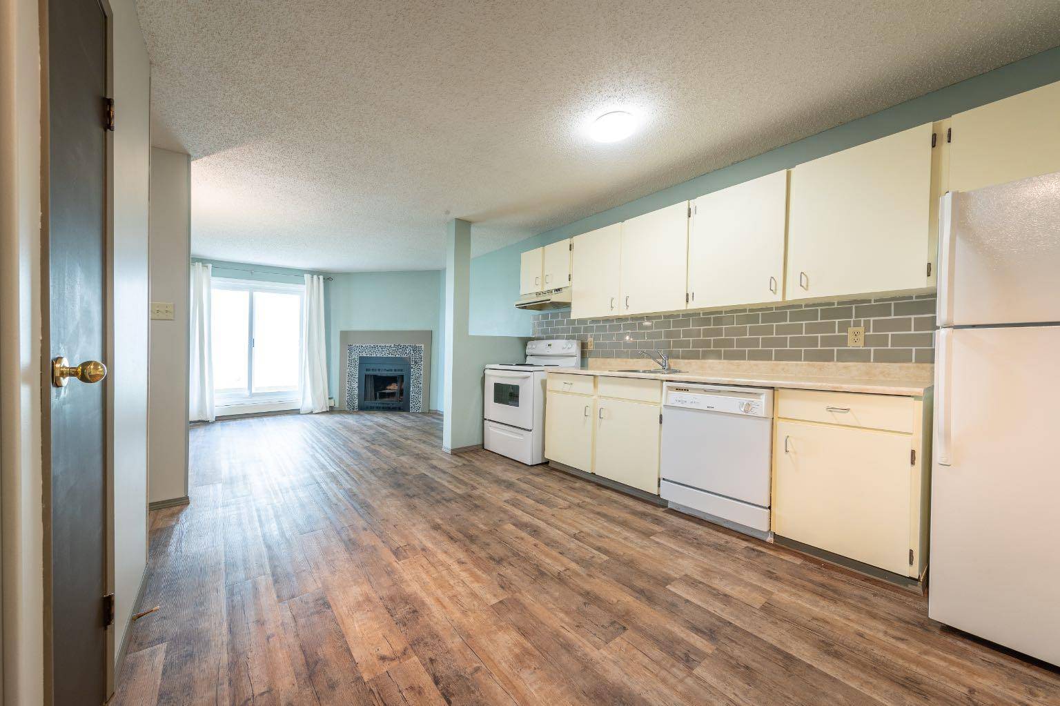 Lloydminster, AB T9V 1W5,3007 57A Avenue #103B