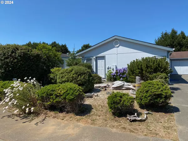 2976 Spinnaker DR, Bandon, OR 97411