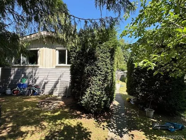 71 Wellington Rd, Lake Cowichan, BC V0R 2G0