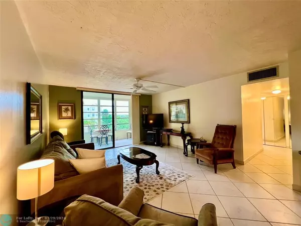 Lauderdale Lakes, FL 33311,2811 Somerset Dr  #306