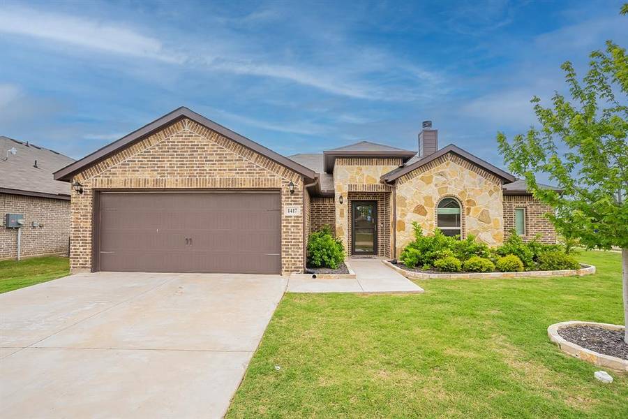 1417 Glade Meadows Drive, Burleson, TX 76058