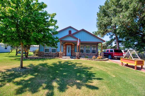 406 W Elm Street, Collinsville, TX 76233