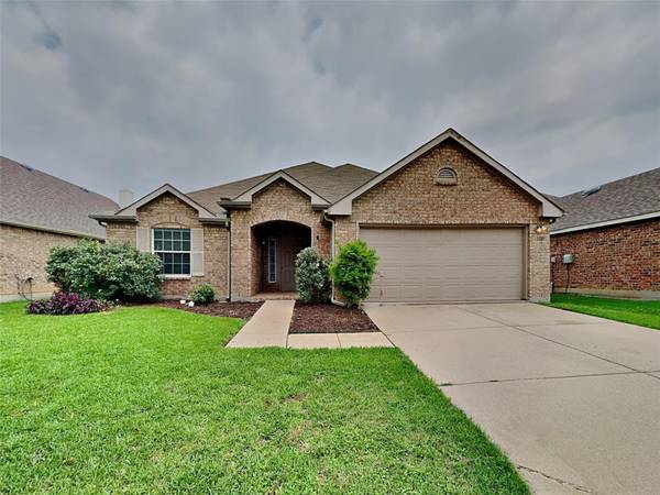 1945 Creek Crossing Drive,  Fort Worth,  TX 76247