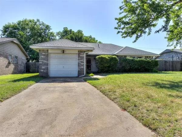 518 S Meadow Lane, Mustang, OK 73064