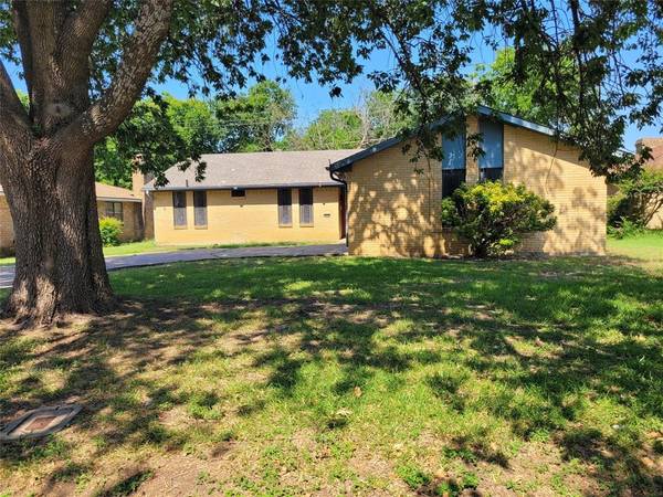 427 N Alexander Avenue,  Duncanville,  TX 75116