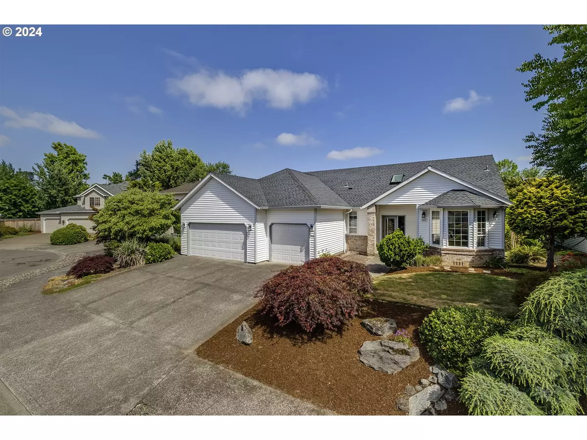 Hillsboro, OR 97124,667 NE Regan CT