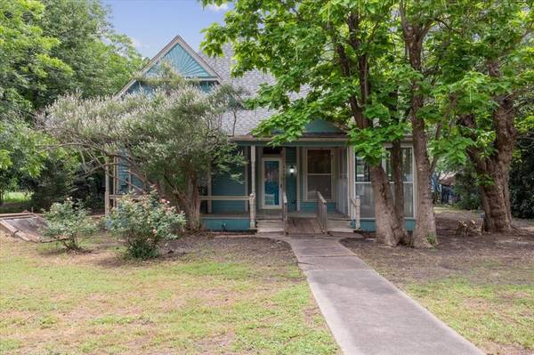 602 S Bond Street,  Whitewright,  TX 75491