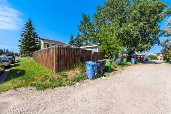 Calgary, AB T3J1H8,1 Falbury CRES NE