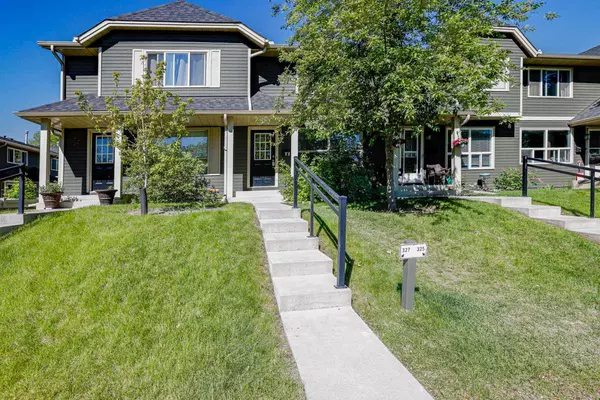 Calgary, AB T2J 6R7,325 Queenston HTS SE