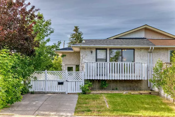 Calgary, AB T2B 2H2,3423 Doverthorn RD SE