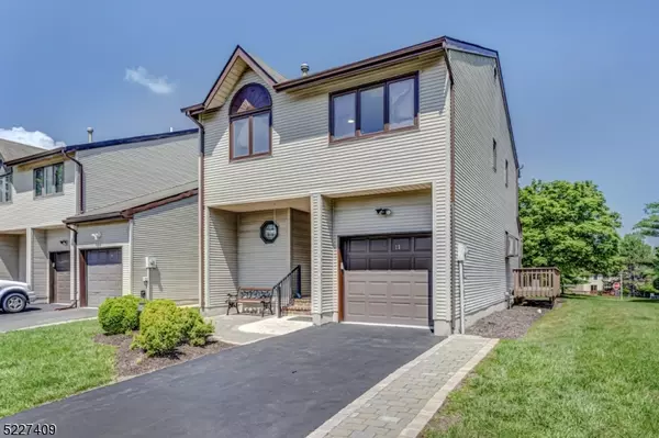 15 Fir Ct, Raritan Twp., NJ 08822