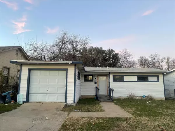 1229 E Mulkey Street, Fort Worth, TX 76104