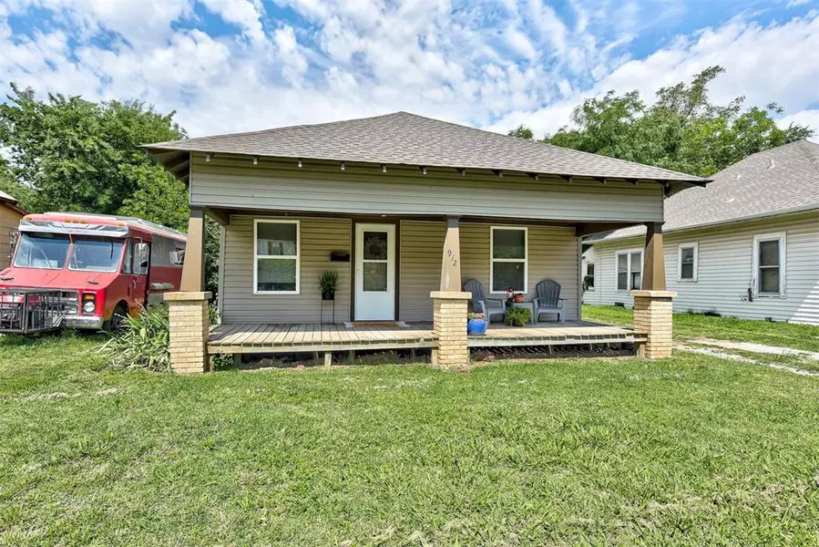 912 S Rock Island Avenue, El Reno, OK 73036