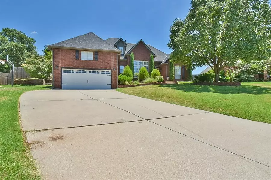 16 Eaton Place, Edmond, OK 73034