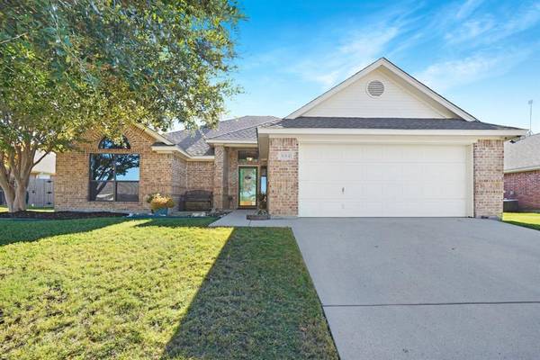 332 Lockwood Lane, Weatherford, TX 76087