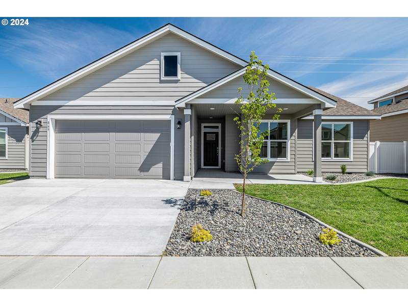 869 E AUTUMN AVE, Hermiston, OR 97838